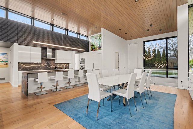 102 Mercer Drive, Grand Rapids, MI 49506