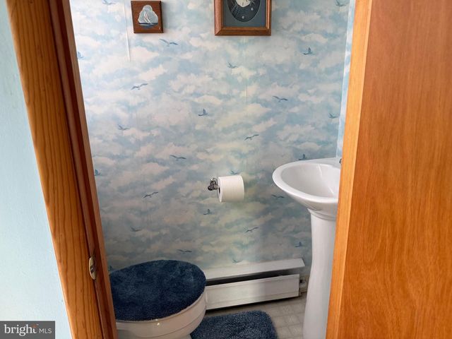 166 PANEPINTO DR, Schwenksville, PA 19473