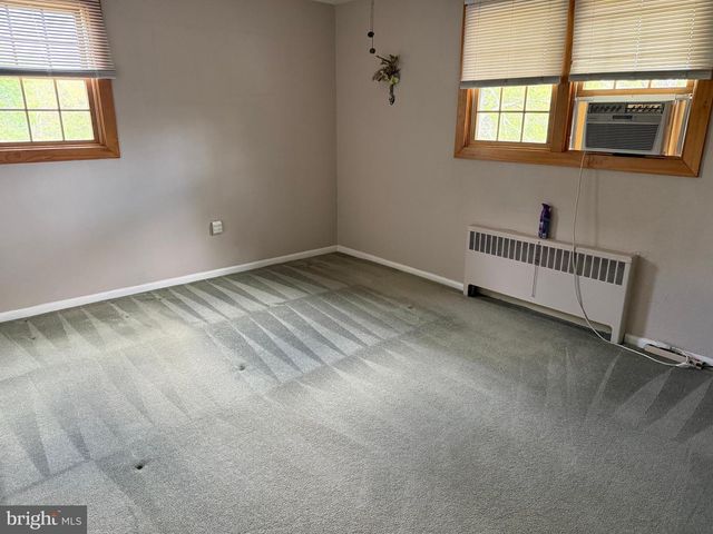 166 PANEPINTO DR, Schwenksville, PA 19473