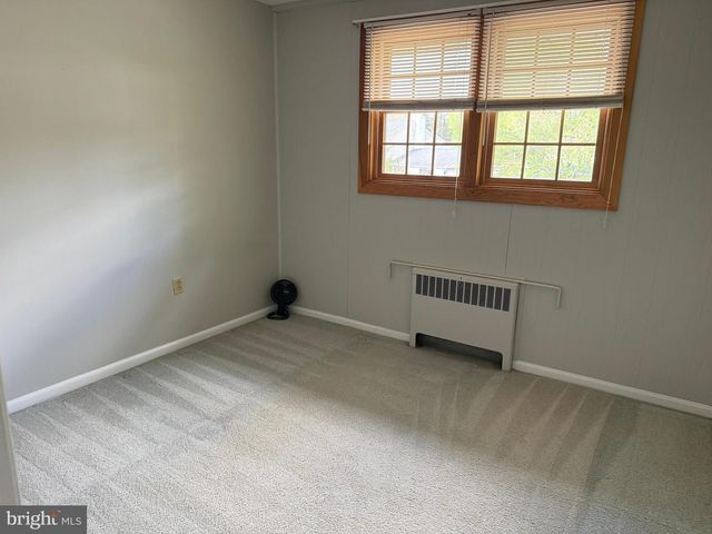 166 PANEPINTO DR, Schwenksville, PA 19473