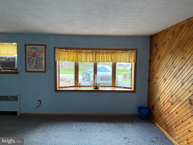 166 PANEPINTO DR, Schwenksville, PA 19473