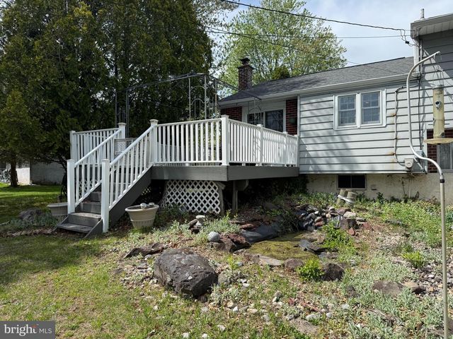 166 PANEPINTO DR, Schwenksville, PA 19473