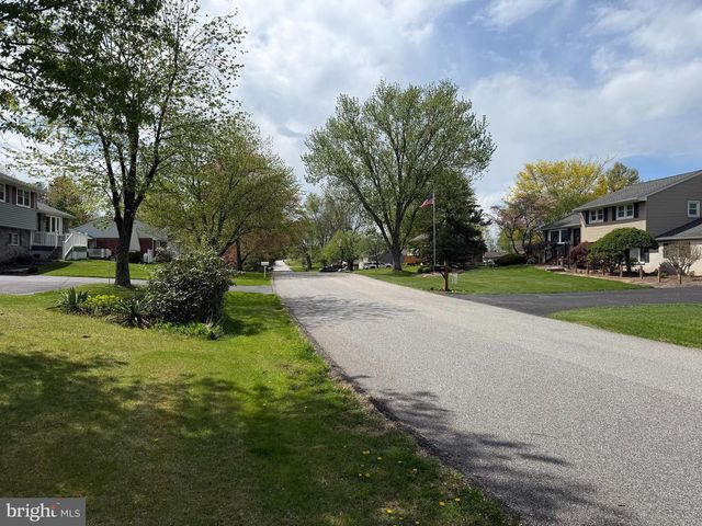 166 PANEPINTO DR, Schwenksville, PA 19473