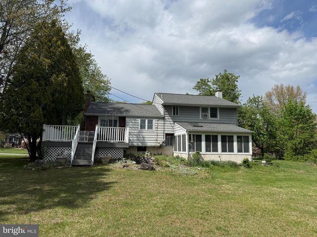 166 PANEPINTO DR, Schwenksville, PA 19473