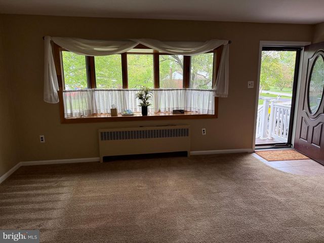 166 PANEPINTO DR, Schwenksville, PA 19473