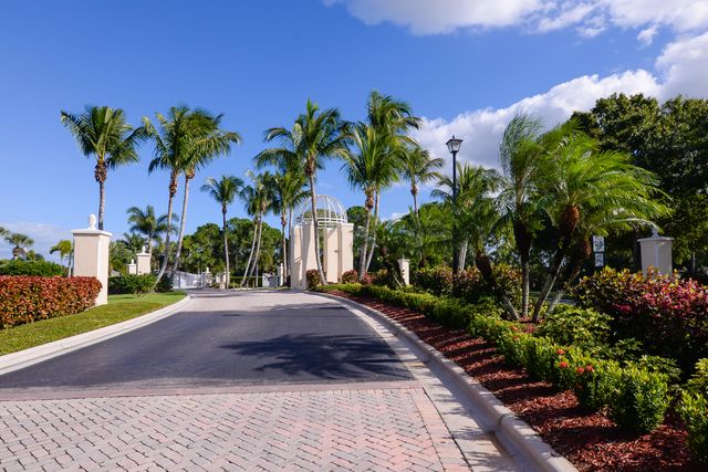 350 SW Lake Forest Way, Port St. Lucie, Port St Lucie, FL 34986