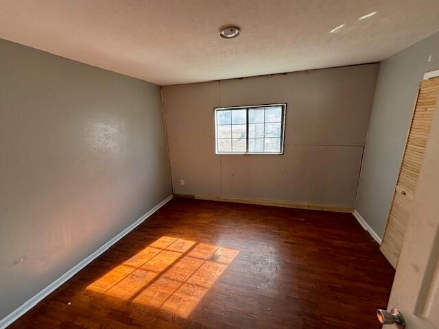 208 E 4th Street, Willow Springs, MO 65793