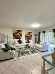 17901 NW 68th Ave R101, Hialeah, FL 33015