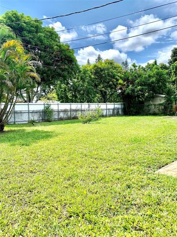 318 SW 67th Terrace B, Pembroke Pines, FL 33023
