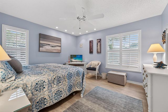 6884 SE Bunker Hill Drive, Hobe Sound, FL 33455