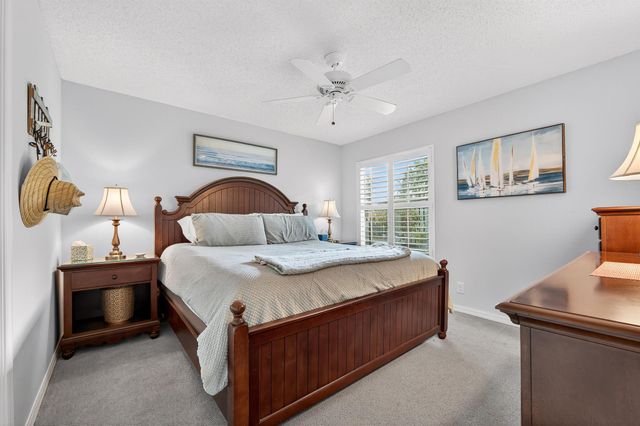 6884 SE Bunker Hill Drive, Hobe Sound, FL 33455