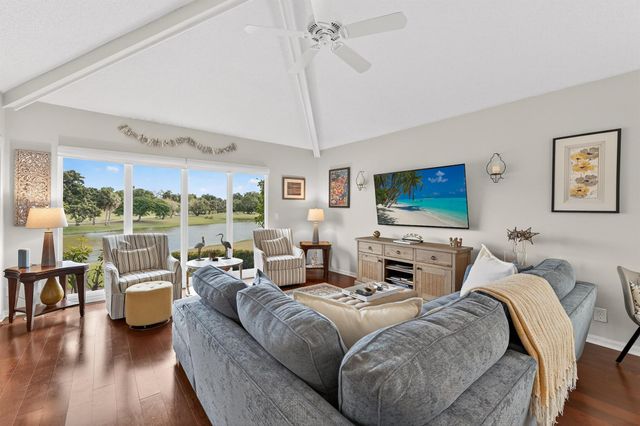 6884 SE Bunker Hill Drive, Hobe Sound, FL 33455