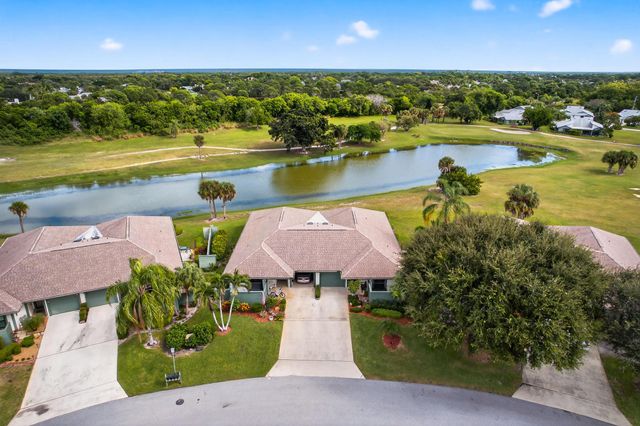 6884 SE Bunker Hill Drive, Hobe Sound, FL 33455