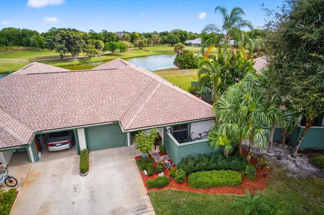 6884 SE Bunker Hill Drive, Hobe Sound, FL 33455