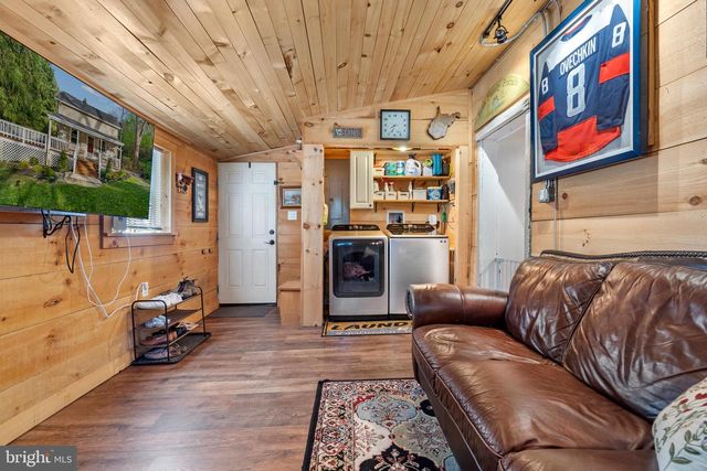 193 GAMBIT LN, Hedgesville, WV 25427