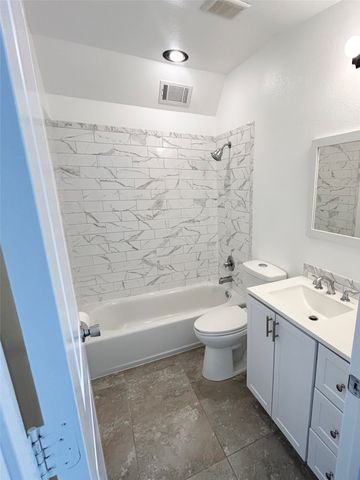 921 Bradleys Bend, Tool, TX 75143
