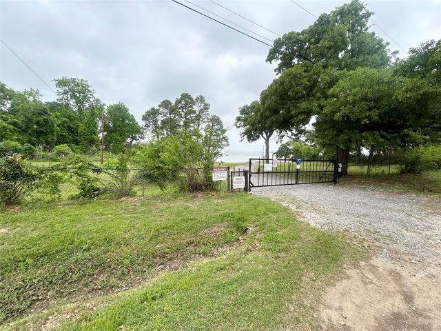 921 Bradleys Bend, Tool, TX 75143