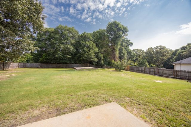 21 Avery Drive, Fort Mitchell, AL 36856