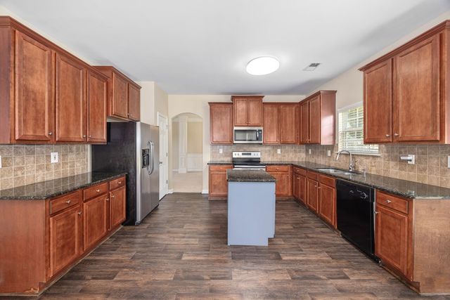 21 Avery Drive, Fort Mitchell, AL 36856