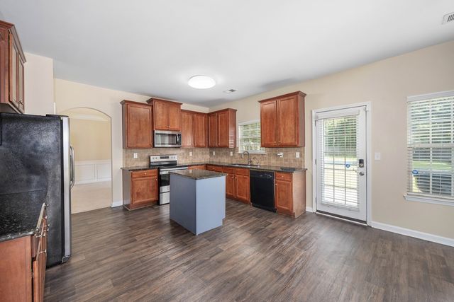 21 Avery Drive, Fort Mitchell, AL 36856
