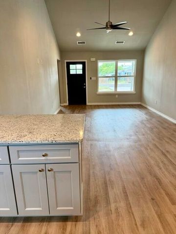 2107 N Lillie Street, San Angelo, TX 76903
