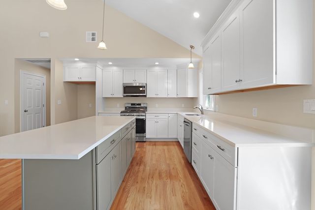 206 High Street, Abington, MA 02351