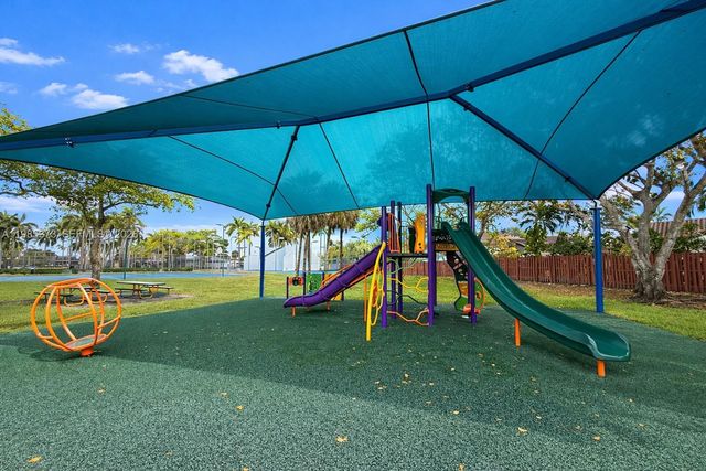 18216 Mediterranean Blvd 1-19, Hialeah, FL 33015