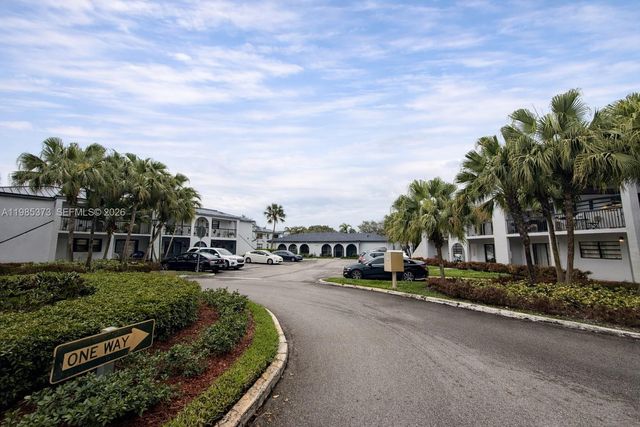 18216 Mediterranean Blvd 1-19, Hialeah, FL 33015