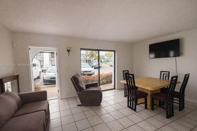 18216 Mediterranean Blvd 1-19, Hialeah, FL 33015