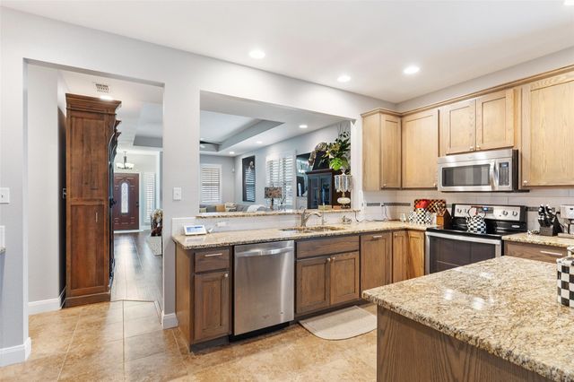 140 Manawianui DR, Bastrop, TX 78602