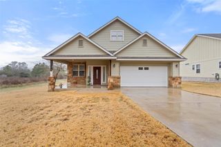 140 Manawianui DR, Bastrop, TX 78602