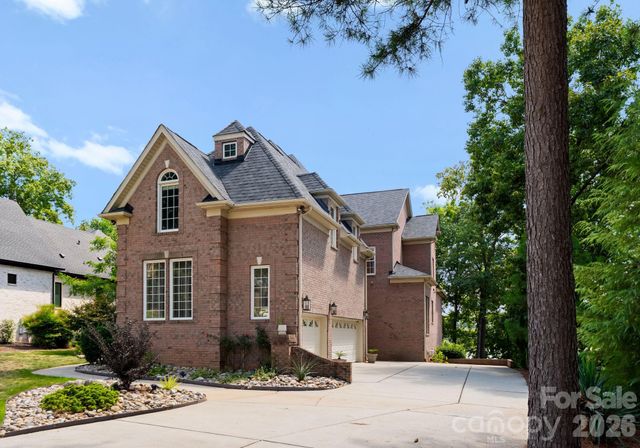 3251 Lake Pointe Drive, Belmont, NC 28012