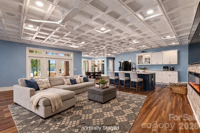 3251 Lake Pointe Drive, Belmont, NC 28012