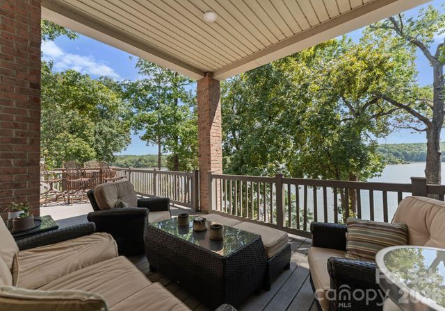 3251 Lake Pointe Drive, Belmont, NC 28012