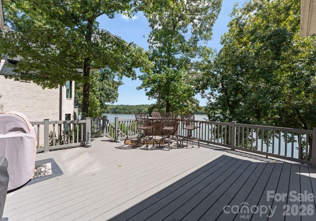 3251 Lake Pointe Drive, Belmont, NC 28012