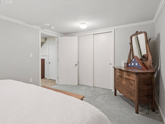 1037 Ne 108TH Ave, Portland, OR 97220