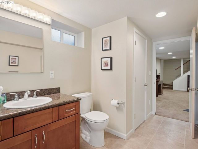 1037 Ne 108TH Ave, Portland, OR 97220