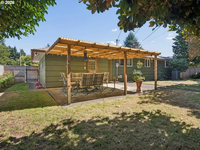 1037 Ne 108TH Ave, Portland, OR 97220