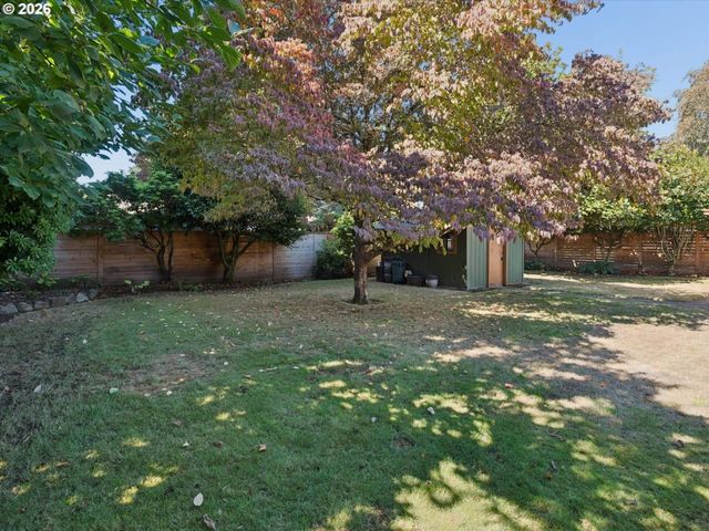 1037 Ne 108TH Ave, Portland, OR 97220