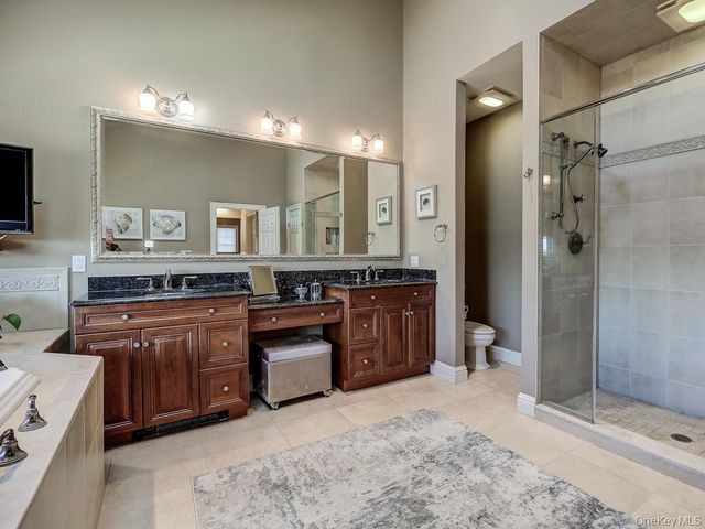 17 Constitution Court, Tuxedo Park, NY 10987