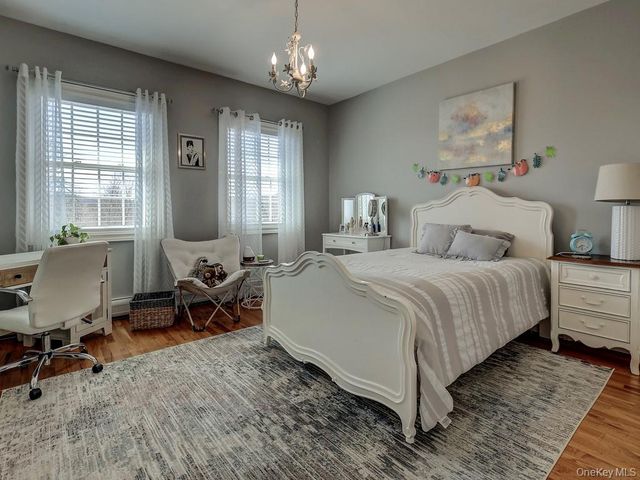 17 Constitution Court, Tuxedo Park, NY 10987