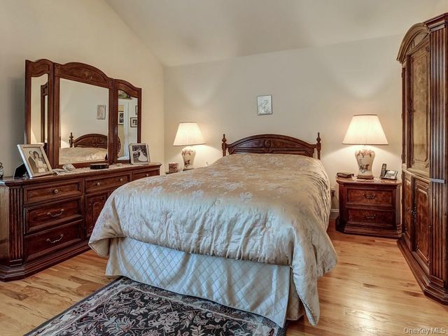 17 Constitution Court, Tuxedo Park, NY 10987