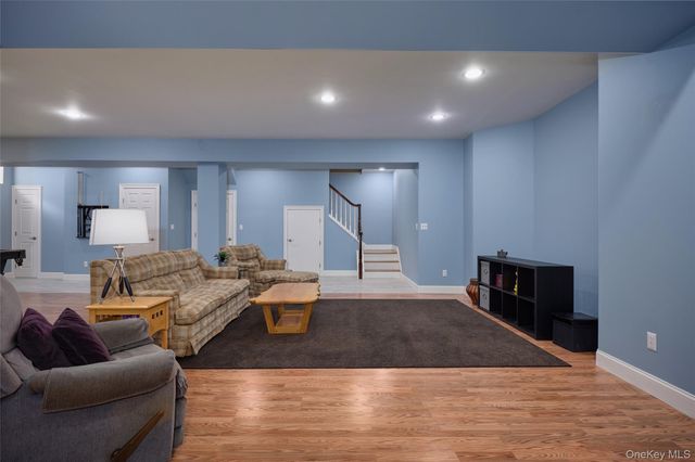 17 Constitution Court, Tuxedo Park, NY 10987