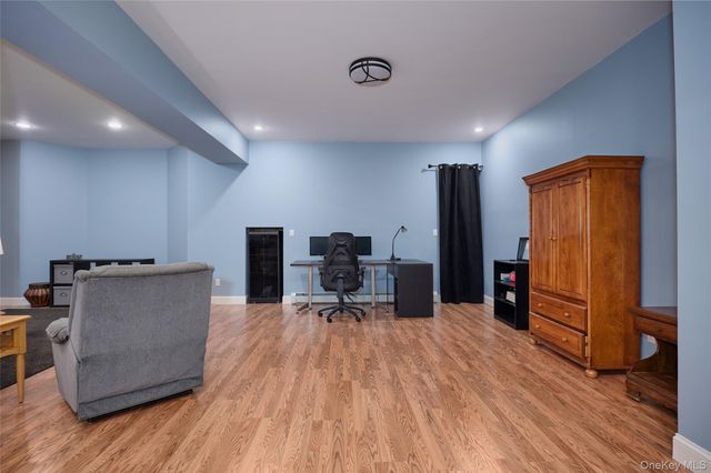 17 Constitution Court, Tuxedo Park, NY 10987