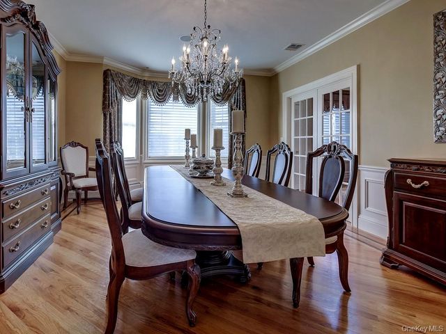 17 Constitution Court, Tuxedo Park, NY 10987