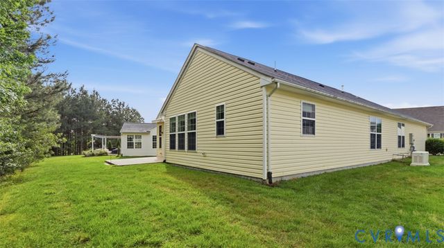 8348 E Lord Botetourt Loop, New Kent, VA 23124