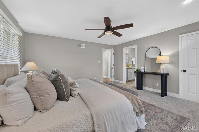 9 Green Oaks Drive, Olivette, MO 63132