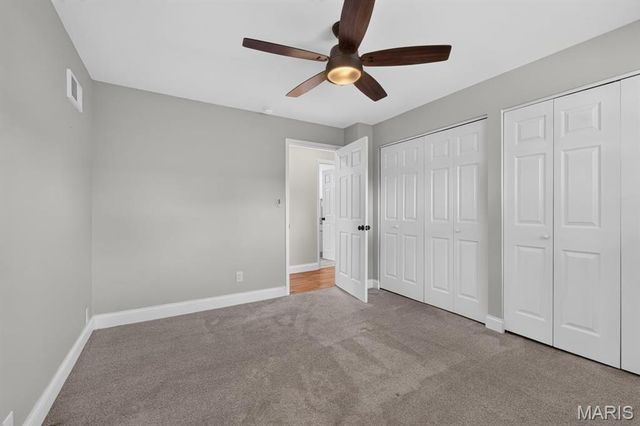9 Green Oaks Drive, Olivette, MO 63132