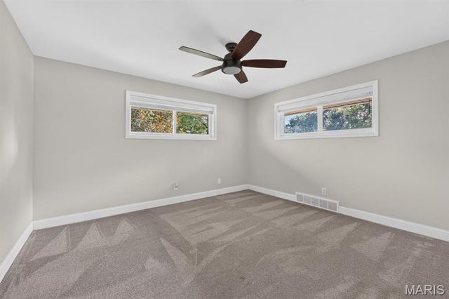 9 Green Oaks Drive, Olivette, MO 63132