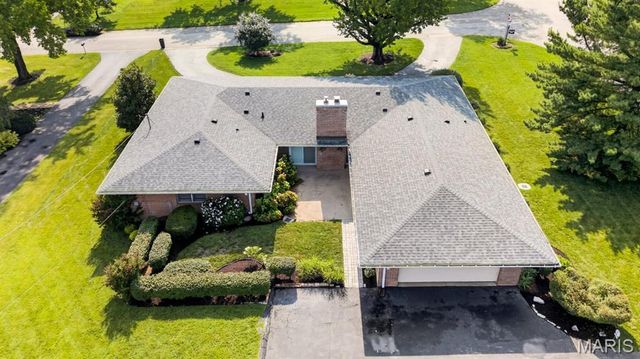 9 Green Oaks Drive, Olivette, MO 63132